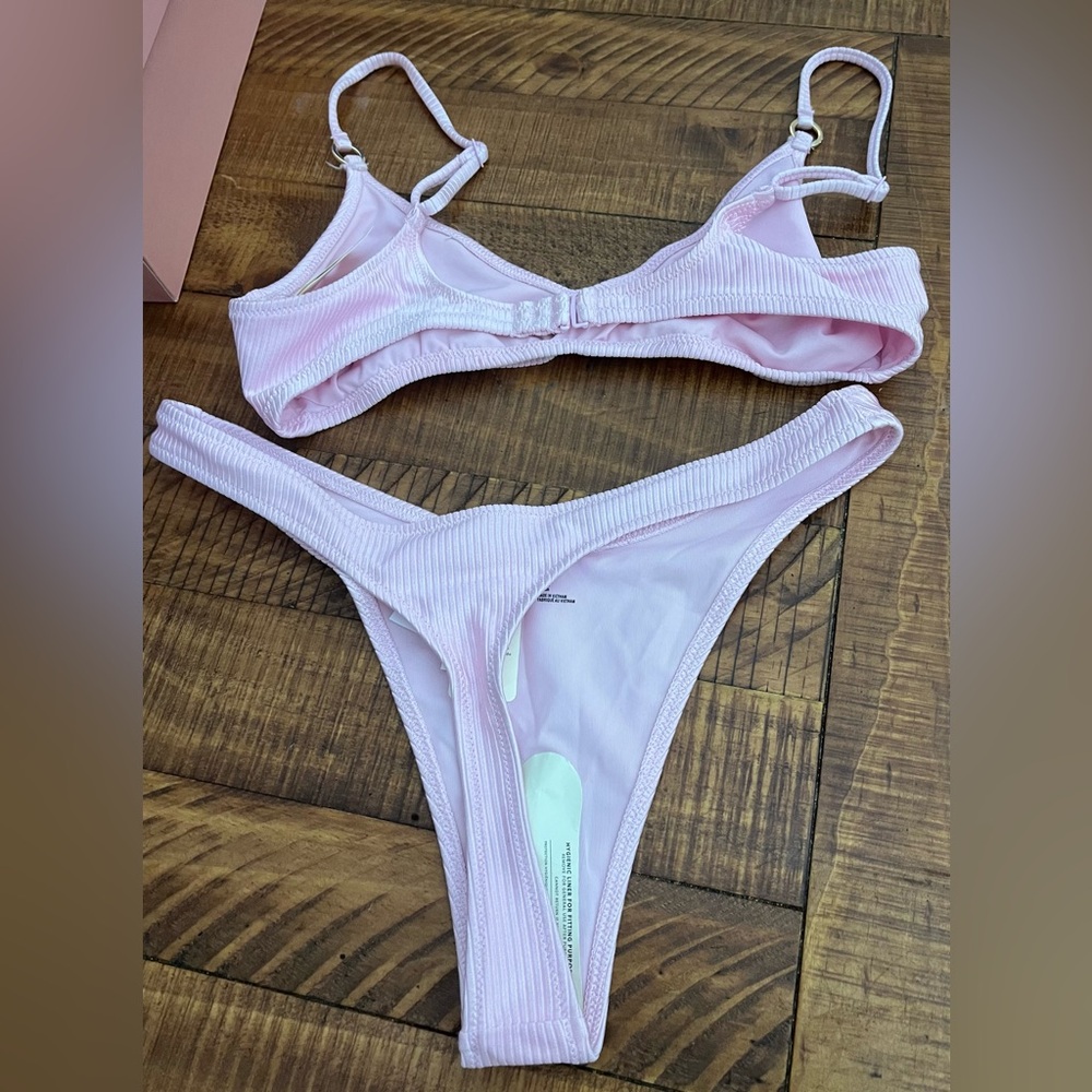 NWT Aerie FULL SET Beach Babe Shine Rib Voop Top + Thong Bottoms Parfait Pink M - Picture 5 of 6